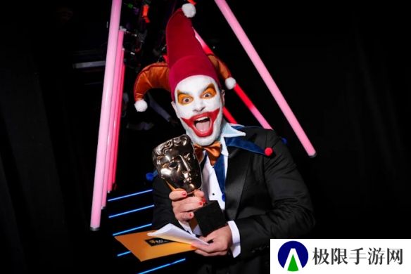 《小丑牌》颁奖竟找「小丑」登台?作者被曝现在超有钱
