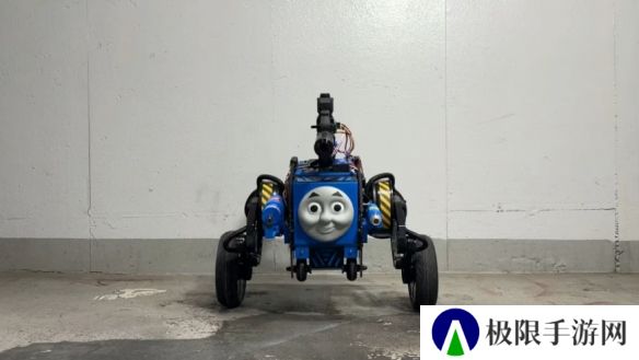 网友把托马斯改成地狱战车！雷射炮和火焰喷射器齐聚
