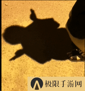 蹲下就能变猫猫！在日韩爆火的“猫影”是个啥事？